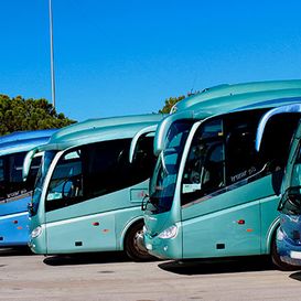 Autocares Aguilera autobuses estacionados