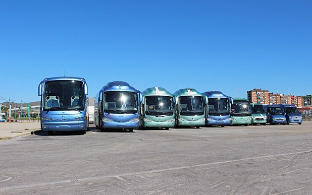 Autocares Aguilera parte delantera de autobuses