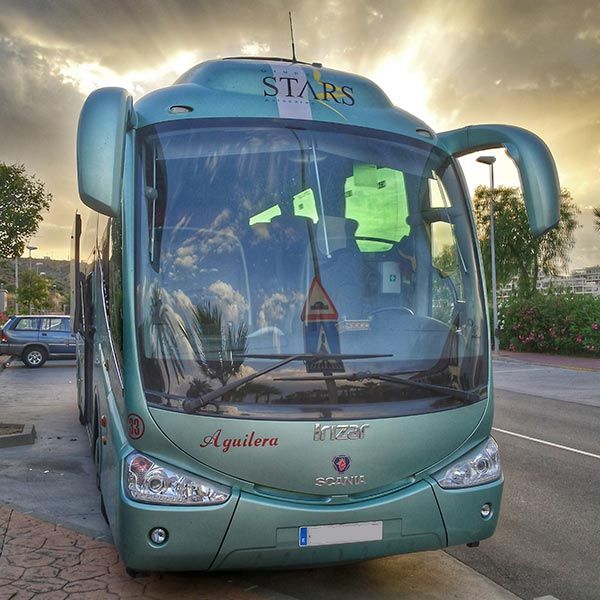 Autocares Aguilera autobús parqueado 
