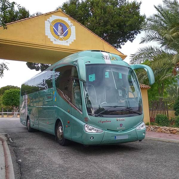  autobús pasando por Torrequebrada